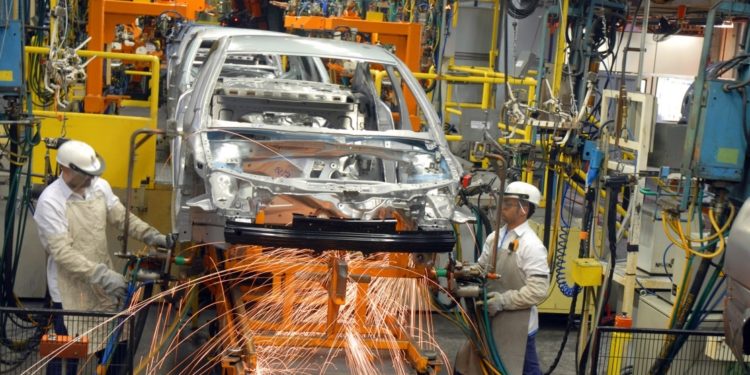 GM suspende contratos de trabalhadores