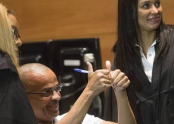 Fernandinho Beira-Mar, na chegada ao Tribunal do Juri no Rio de Janeiro