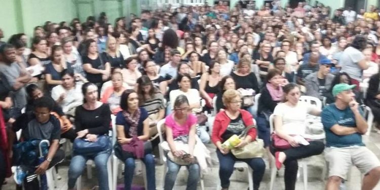 Greve de professores em Campos dos Goytacazes