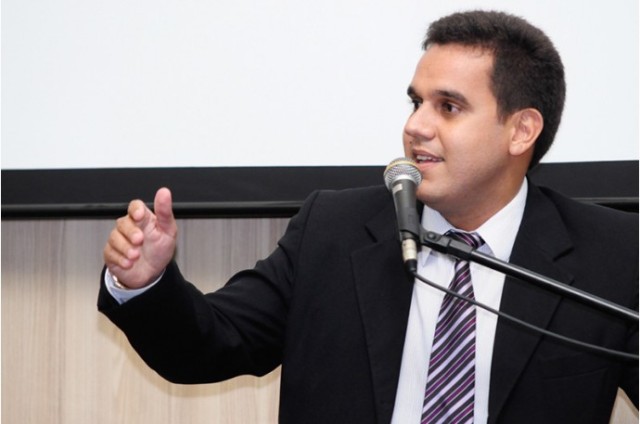 Vereador em Campos dos Goytacazes e pré-candidato à prefeitura em 2016