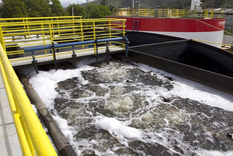 Estação de Tratamento de Esgoto em Macaé, no Norte Fluminense: Com a ampliação do sistema, cidade vai ficar acima da média no Estado do Rio e no país | Foto: Ana Chaffin/Secom