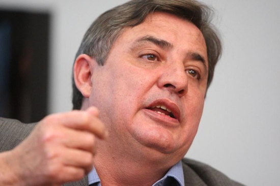 Depois de ser contra um pedido de abertura de CPI para investigar a CPF, Senador mineiro agora ficou favorável