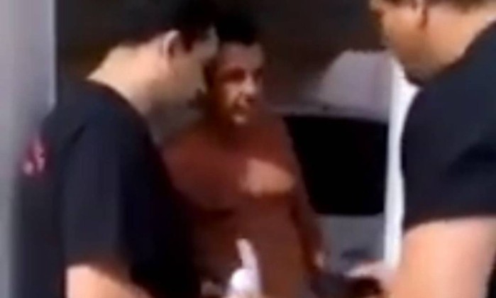 Momento em que o ex-prefeito de Mangaratiba era preso pela Polícia | Imagem: Reprodução