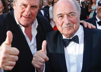 Gérard Depardieu e Joseph Blatter na estreia do filme sobre a Fifa