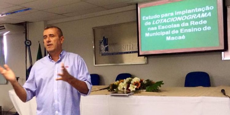 Secretário não elaborou o Plano Municipal de Educação