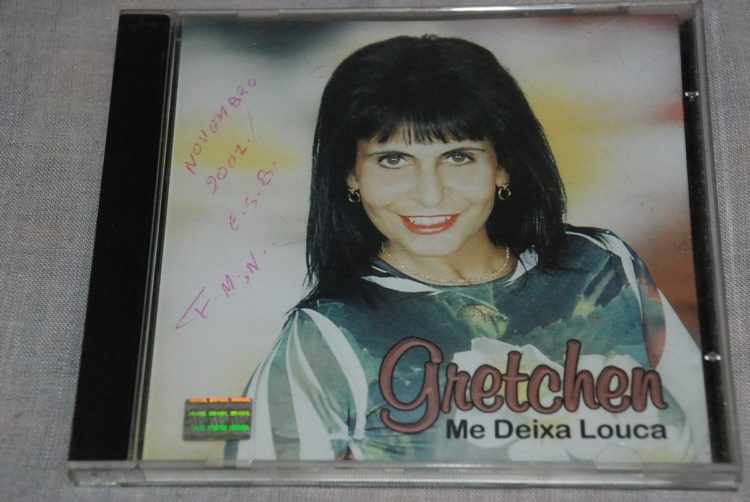 No baile do Risca Faca, em São João da Barra, sertão pós-moderno, a música "Conga, conga, conga", de Gretchen, ainda faz sucesso, só que na balada de Chico a letra muda para "trepa, trepa, trepa"