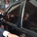 O ex-ministro da Casa Civil José Dirceu após assinar na Vara de Execuções Penais do Distrito Federal o termo que autoriza a cumprir prisão no regime aberto (Fabio Rodrigues Pozzebom/Agência Brasil)