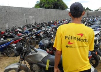 Reboque da empresa Pátio Norte, em Campos dos Goytacazes-RJ