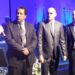 Roberto Barbosa recebendo título de Cidadão Macaense