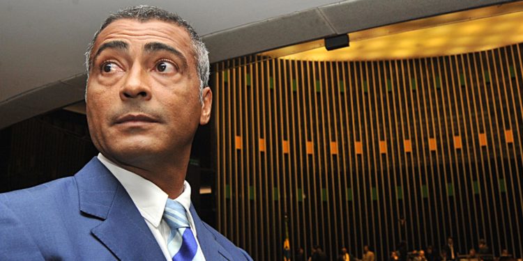 Romário provoca debanda no PSB do Rio