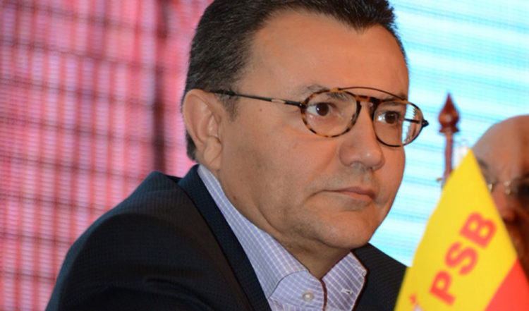 Carlos Siqueira é um remanescente da velha política