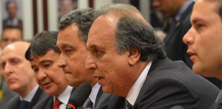 Governadores de vários Estados reúne-se na Câmara dos Deputados para discutir impostos com a CPMF (Antonio Cruz/Agência Brasil)