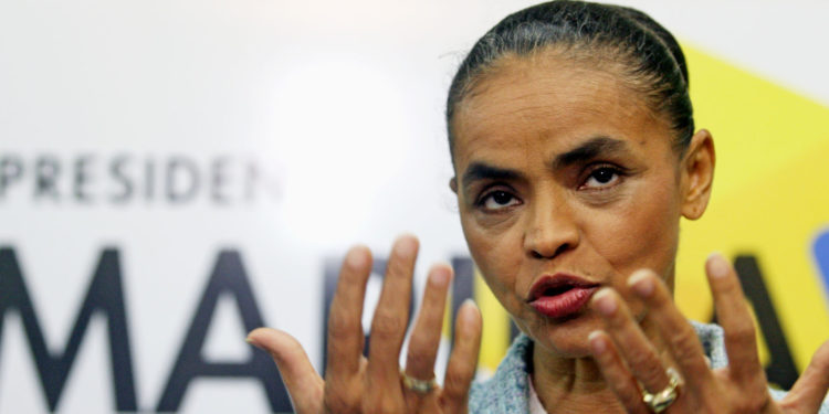 SP - ELEIÇÕES 2010/MARINA/COLETIVA - POLÍTICA - A candidata derrotada à Presidência da República, Marina Silva, do Partido Verde (PV), durante entrevista coletiva no comitê de campanha do partido, na zona oeste de São Paulo, na tarde desta segunda-feira. 04/10/2010 - Foto: ERNESTO RODRIGUES/AGÊNCIA ESTADO/AE