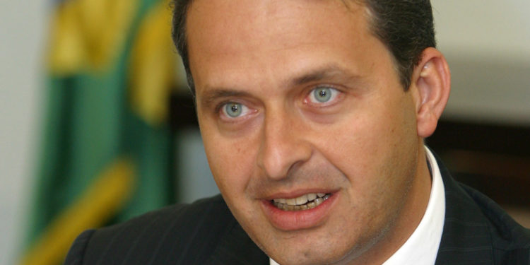 Brazilian Science and Technology Minister Eduardo Campos speaks during a news conference in Brasilia, Wednesday, Nov. 24, 2004. The Brazilian government said Wednesday it had reached an agreement to activate its uranium-enrichment plant, but the U.N. atomic watchdog agency said it had yet to resolve a dispute over inspections. The Brazilian government said Wednesday it had reached an agreement to activate its uranium-enrichment plant, but the U.N. atomic watchdog agency said it had yet to resolve a dispute over inspections. "We have reached an agreement so that our plant in Resende can start operating," Campos announced Wednesday. The Vienna-based International Atomic Energy Agency, however, said it had yet to reach a decision on operation of the Resende plant, 70 miles (146 kilometers) west of Rio de Janeiro. (AP Photo/Eraldo Peres)