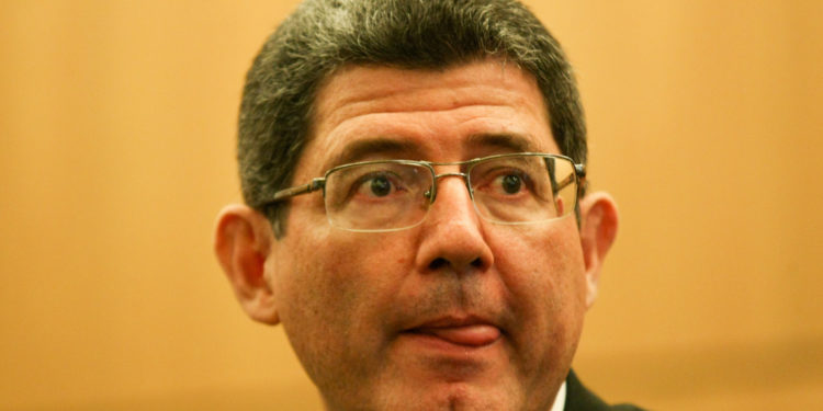 DF - COLETIVA / JOAQUIM LEVY - POLÍTICA - Ministro da fazenda Joaquim Levy durante entrevista coletiva, apos transmissao de cargo no Banco Central nessa segunda-feira(05) em Brasília. 05/01/2015 - Foto: JOEL RODRIGUES/FRAME/FRAME/ESTADÃO CONTEÚDO