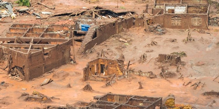 Mariana (MG) - Área afetada pelo rompimento de barragem no distrito de Bento Rodrigues, zona rural de Mariana, em Minas Gerais (Antonio Cruz/Agência Brasil)