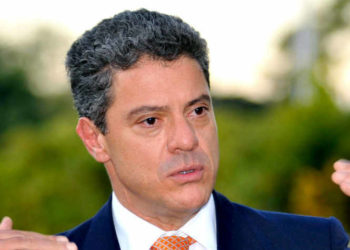 Ex-presidente da Vale do Rio Doce morre em acidente aéreo em São Paulo
