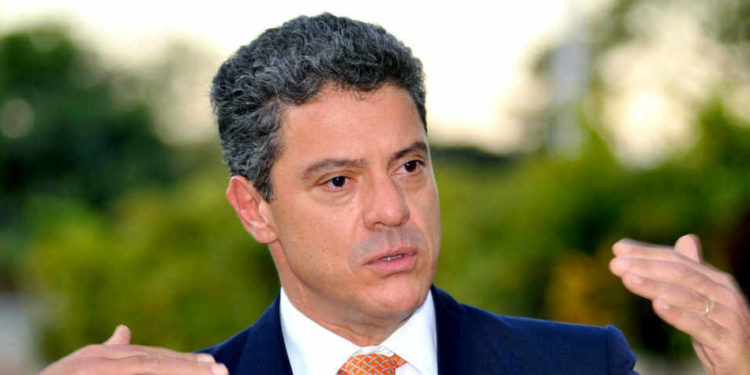 Ex-presidente da Vale do Rio Doce morre em acidente aéreo em São Paulo