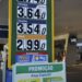 Placa de posto de gasolina indicando o reajuste nos preços dos combustíveis (José Cruz/Agência Brasil)