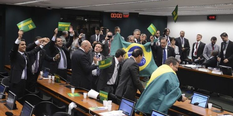 Brasília - A comissão especial da Câmara, que analisa o pedido de impeachment da presidenta Dilma Rousseff, discute o parecer do relator Jovair Arantes (Valter Campanato/Agência Brasil)
