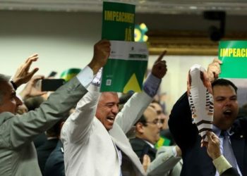Brasília - A Comissão Especial do Impeachment da Câmara dos Deputados aprovou o parecer do relator Jovair Arantes pela admissibilidade da abertura do processo de afastamento da presidenta Dilma Rousseff. Foram 38 votos a favor e 27 contrários (Wilson Dias/Agência Brasil)