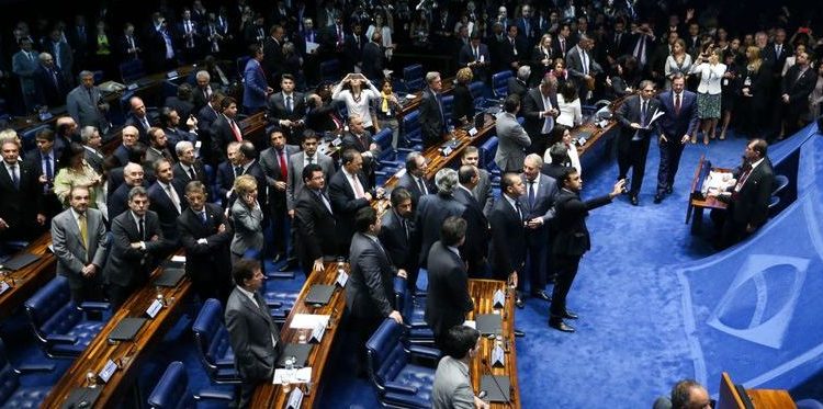 Brasília - Por 55 votos a favor e 22 contra, Senado abre processo de impeachment da Presidenta Dilma Rousseff.  (Marcelo Camargo/Agência Brasil)