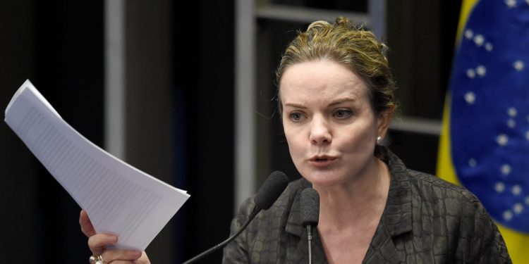 Senator Gleisi Hoffmann, former chief of staff of Brazilian president Dilma Rousseff, speaks during a senate's session to form a committee that will consider whether to impeach Rousseff, in Brasilia, on April 25, 2016.
Brazil's Senate met Monday to form a committee that will consider whether to impeach Rousseff, who has accused her opponents of mounting a constitutional coup. She is accused of illegal government accounting maneuvers, but says she has not committed an impeachment-worthy crime. The Senate committee -- comprising 21 of the 81 senators -- was to debate Rousseff's fate for up to 10 working days before making a recommendation to the full upper house.
/ AFP / EVARISTO SA (Photo credit should read EVARISTO SA/AFP/Getty Images)