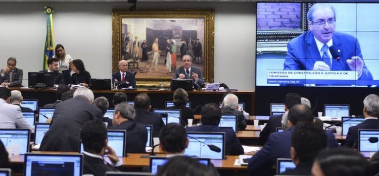 Brasília - O deputado Eduardo Cunha durante reunião da Comissão de Constituição e Justiça da Câmara que tenta votar o parecer do deputado Ronaldo Fonseca sobre o seu pedido para anular decisão do Conselho de Ética sobre sua cassação (Antonio Cruz/Agência Brasil)