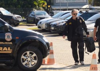 São Paulo - Malotes da Operação Lava Jato 31ª fase, chegam na Superintendencia da Polícia Federal de São Paulo.