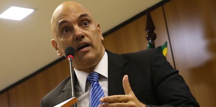 Brasília - O ministro da Justiça, Alexandre de Moraes, em entrevista à imprensa, fala sobre a operação policial que prendeu, um grupo suspeito de planejar atos terroristas a 15 dias da Rio 2016 (José Cruz/Agência Brasil)