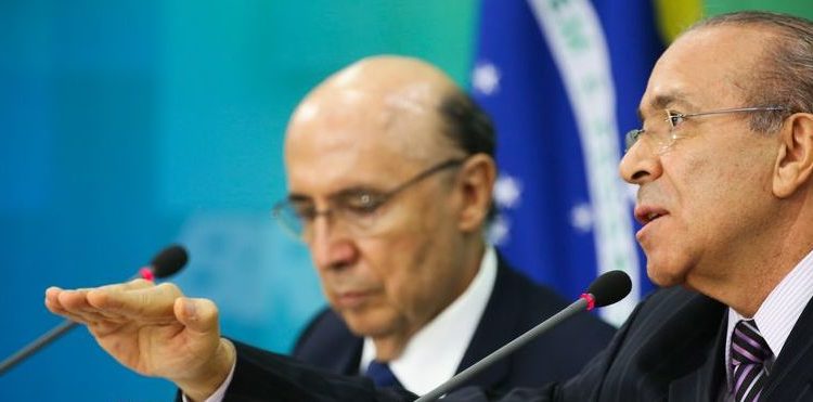 Brasília - Os ministros da Fazenda, Henrique Meirelles, e da Casa Civil, Eliseu Padilha durante coletiva no Palácio do Planalto (Valter Campanato/Agência Brasil)