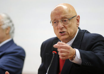 Deputado Esperidião Amin (PP-SC), relator do Projeto de Lei Complementar que alonga pagamento da dívida do Estado e Distrito Federal com a União