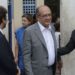 Rio de Janeiro - O presidente do Tribunal Superior Eleitoral (TSE), ministro Gilmar Mendes (C) visita a Escola Municipal Avertano Rocha onde acompanha o início da votação na cidade. (Foto: Tomaz Silva/Agência Brasil)