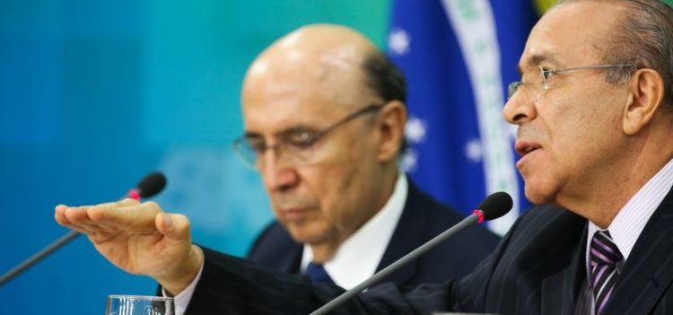 Brasília - Os ministros da Fazenda, Henrique Meirelles, e da Casa Civil, Eliseu Padilha durante coletiva no Palácio do Planalto (Valter Campanato/Agência Brasil)