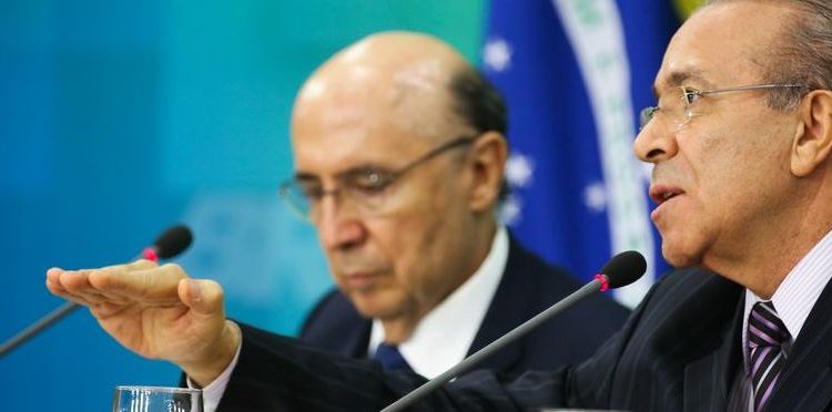 Brasília - Os ministros da Fazenda, Henrique Meirelles, e da Casa Civil, Eliseu Padilha durante coletiva no Palácio do Planalto (Valter Campanato/Agência Brasil)