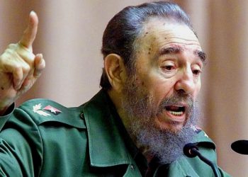HAVANA, CUBA:  Cuban President Fidel Castro delivers a speech 02 February, 2001, to the III International Economist Forum in Havana. Castro again accused the US and its policies of supporting anti-Castro groups based in Miami.  AFP PHOTO / Adalberto ROQUE (Photo credit should read ADALBERTO ROQUE/AFP/Getty Images)