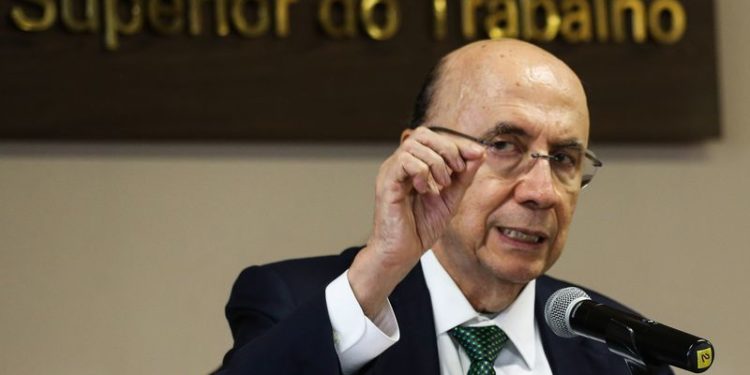 Brasília - Ministro da Fazenda, Henrique Meirelles, se reúne com o presidente do TST, Ives Gandra Martins Filho, para esclarecer questões sobre o ajuste fiscal, em debate no Congresso Nacional (Fabio Rodrigues Pozzebom/Agência Brasil)