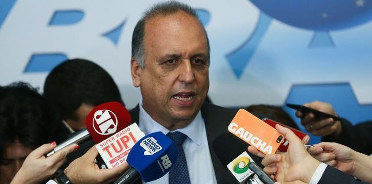 Brasília - Entrevista coletiva do governador do Rio de Janeiro, Luiz Fernando Pezão, após reunião com o presidente Michel Temer (Valter Campanato/Agência Brasil)