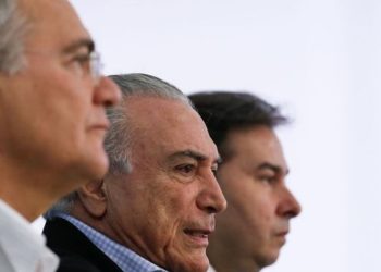 Brasília - DF, 27/11/2016. Presidente Michel Temer o Presidente do Senado Federal Renan Calheiros, o Presidente da Câmara dos Deputados,  Deputado Rodrigo Maia,  durante coletiva de imprensa no Palácio do Planalto. Foto: Beto Barata/PR