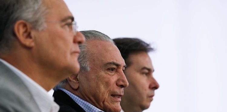 Brasília - DF, 27/11/2016. Presidente Michel Temer o Presidente do Senado Federal Renan Calheiros, o Presidente da Câmara dos Deputados, Deputado Rodrigo Maia, durante coletiva de imprensa no Palácio do Planalto. Foto: Beto Barata/PR
