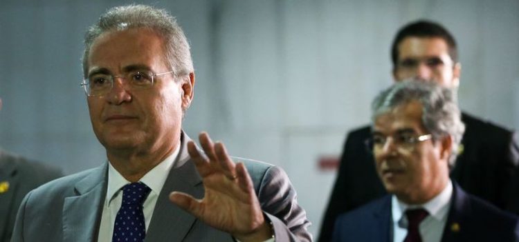 Brasília, DF, Brasil: Renan Calheiros e  Jorge Viana chegam ao Senado para reunião com a mesa diretora. (Foto: Marcelo Camargo/Agência Brasil)