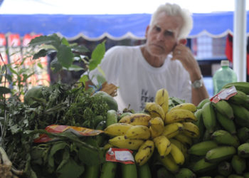 Rio de Janeiro - Nos dias 9 e 10 de dezembro, o MST realiza a já tradicional Feira Estadual da Reforma Agrária, no Largo da Carioca. Em sua quarta edição, a feira conta este ano com diversas novidades. A principal delas é a homenagem a Cícero Guedes, militante assassinado em janeiro deste ano. Cícero foi um dos maiores idealizadores da feira, que passa agora incorporar seu nome.
