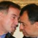 Brasil, Rio de Janeiro, RJ. 30/07/2008. O governador do Rio de Janeiro, Sérgio Cabral (d), entrega ao empresário Eike Batista (e) a Licença Prévia (LP) para a implantação da usina termelétrica a carvão pela UTE Porto do Açu Energia, situada na fazenda Saco Dantas, no município de São João da Barra, no interior do estado. O documento é mais um passo para viabilizar o Complexo do Porto do Açu, um dos empreendimentos da LLX, de Eike Batista, cujos projetos serão apresentados durante cerimônia no Salão Nobre do Palácio Guanabara, em Laranjeiras, na zona sul da capital fluminense. - Crédito:FÁBIO MOTTA/AGÊNCIA ESTADO/AE/Codigo imagem:29046