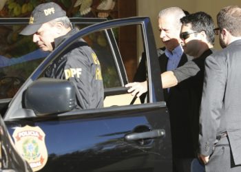 DF - LAVA JATO/OPERAÇÃO PIXULECO/JOSÉ DIRCEU - POLÍTICA - O ex-ministro da Casa Civil,José Dirceu, foi   preso pela Polícia Federal na manhã desta   segunda-feira, 3, em Brasília, na 17ª fase da   Operação Lava Jato. Dirceu é alvo de prisão   preventiva decretada pelo juiz federal Sérgio   Moro, que conduz as investigações.    03/08/2015 - Foto: DIDA SAMPAIO/ESTADÃO CONTEÚDO