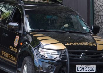 Rio de Janeiro - Polícia Federal cumpre mandado de busca e apreensão na casa de Eike Batista no Jardim Botânico, zona sul da cidade.  ( Tânia Rêgo/Agência Brasil)
