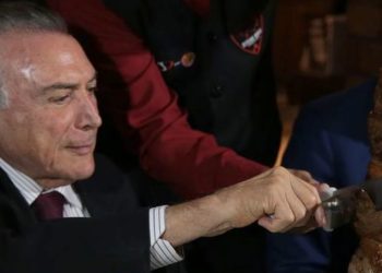 Brasília - Após reunião no palácio do Planalto, o presidente Michel Temer janta em churrascaria com ministros e embaixadores (José Cruz/Agência Brasil)