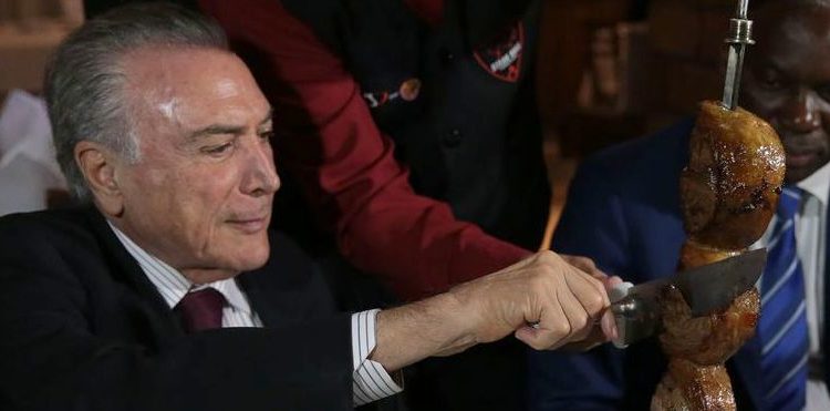 Brasília - Após reunião no palácio do Planalto, o presidente Michel Temer janta em churrascaria com ministros e embaixadores (José Cruz/Agência Brasil)