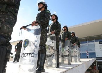Brasília - Segurança é reforçada no Palácio do Planalto (Valter Campanato/Agência Brasil)