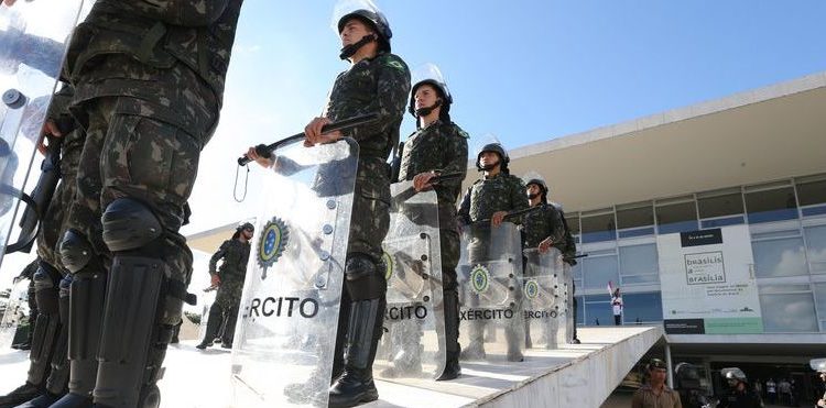 Brasília - Segurança é reforçada no Palácio do Planalto (Valter Campanato/Agência Brasil)