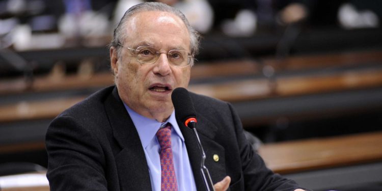 Plenário 1Comissão de Constituição e JustiçaReunião OrdináriaDep. Paulo MalufFoto: Janine Moraes08.06.2010
